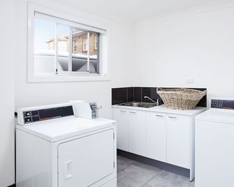Studios On Beaumont - Newcastle - Laundry facility