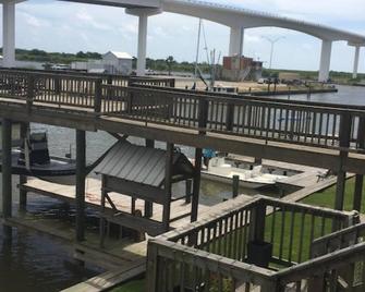 Beautiful Sunrise - Cast~Away Townhouse - Matagorda - Outdoors view