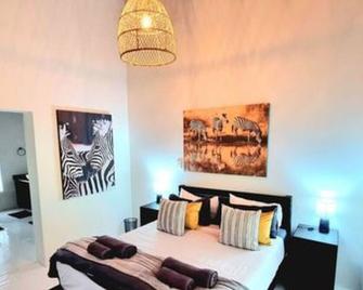 Luxury Guesthouseco Farmhouse - Marloth Park - Bedroom