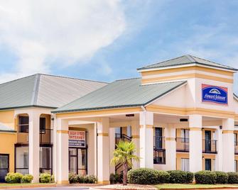 Howard Johnson by Wyndham Perry GA - Perry - Building