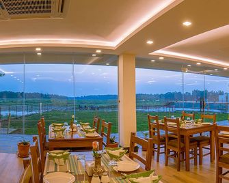 Park Safari Resort - Sauraha - Restaurant