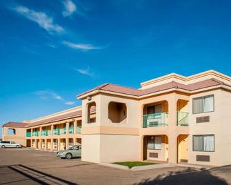 Rodeway Inn Tucumcari - Tucumcari - Building