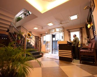 Hotel Ganga Vilas - 哈里瓦 - 櫃檯