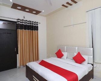 Vrinda residency - Vrindavan - Bedroom