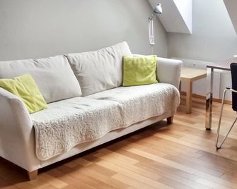 Spacious Hill-View Villa - Zwardoń - Living room