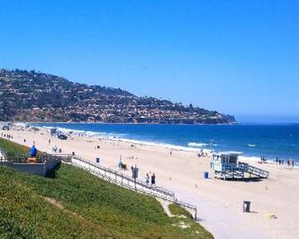 Group Vacay! Four Modern Units, Pool, Hot tub, Parking - Torrance - Beach