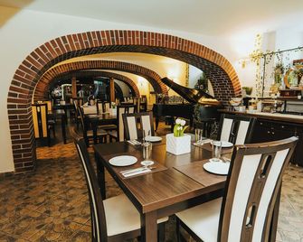 폴로니아 라치부시 - 라시보르츠 - 레스토랑