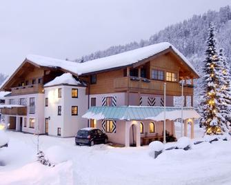 Aparthotel Kristall - Altenmarkt im Pongau - Building