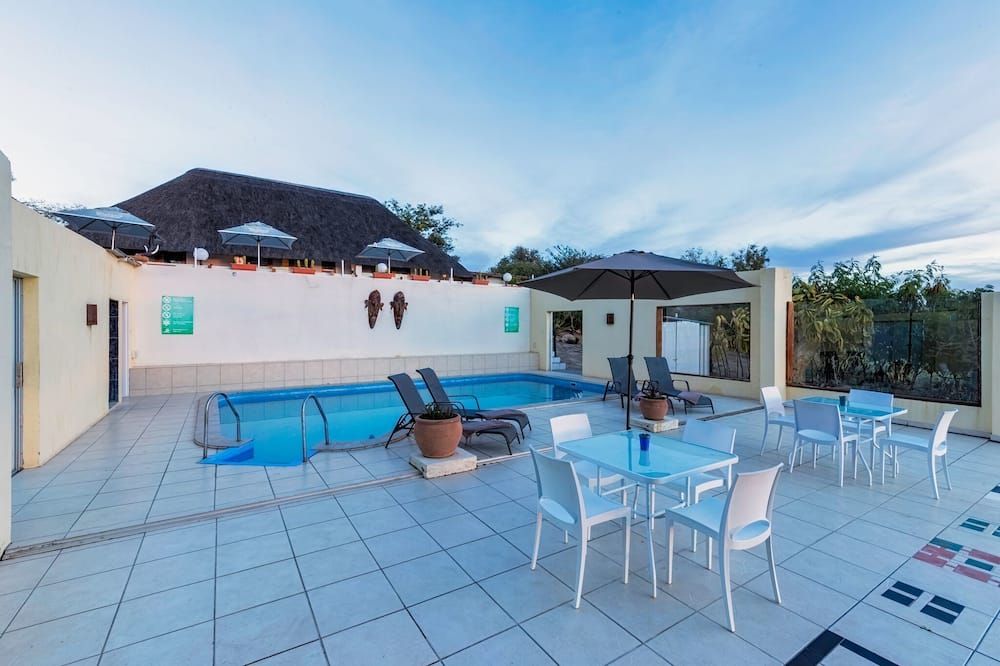 Trans Kalahari Inn - Windhoek - Piscina