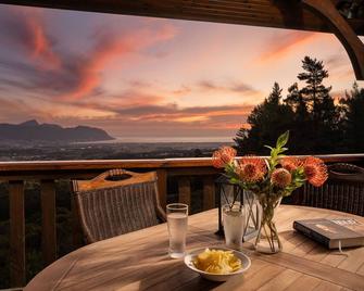 Lalapanzi Lodge - Sir Lowry's Pass - Balcony