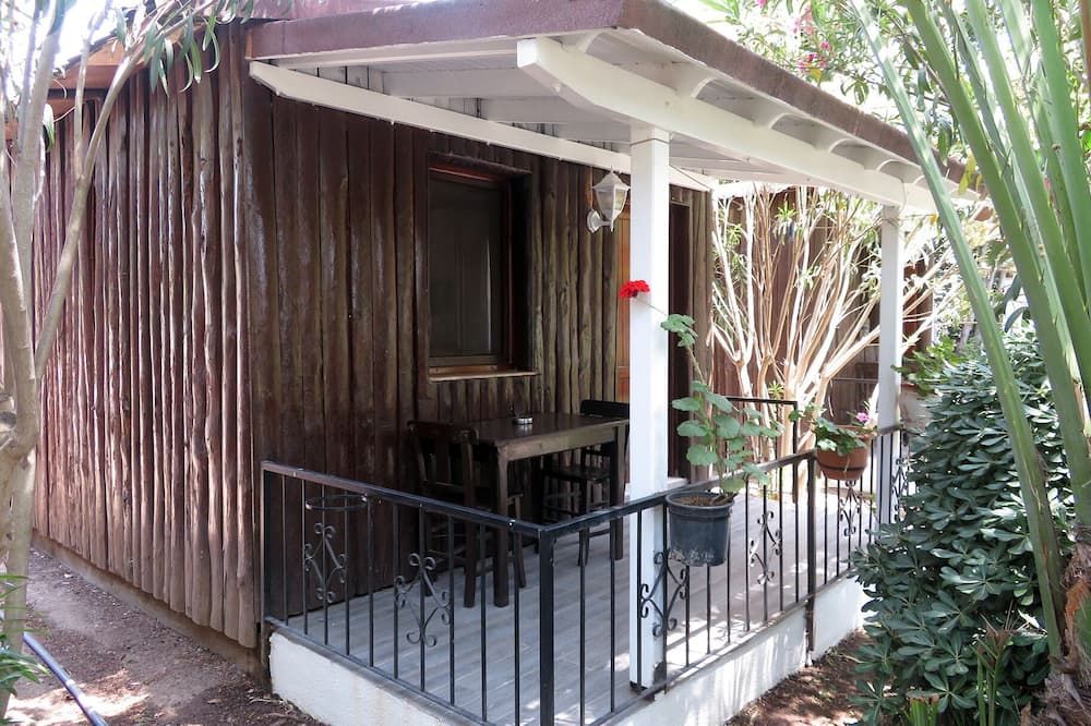 Arriba Apart Bungalow Restaurant - גומושלוק - פטיו