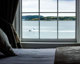 Commodore Hotel - Cobh