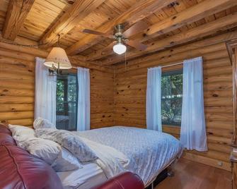 Skyview | Mountaintop Cabin With Grand Views | Tiec Access. - Columbus - Bedroom