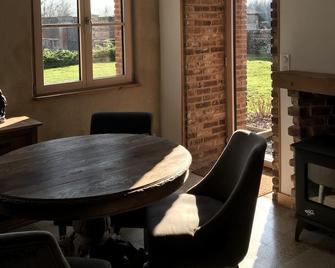 Orangerie du chateau - Hugleville-en-Caux - Comedor