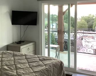 Beautiful home with beautiful view to the lake - Lake Elsinore - Habitación