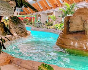 Junior King Ste at The Kartrite Resort and Indoor Waterpark - Monticello - Басейн