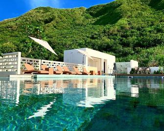 the rescape - Miyakojima Island - Басейн