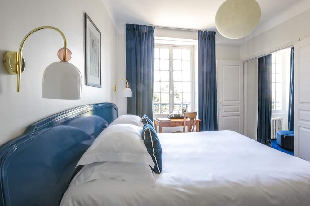 Hôtel Restaurant de la Poste et du Lion d'Or - Vezelay - Bedroom