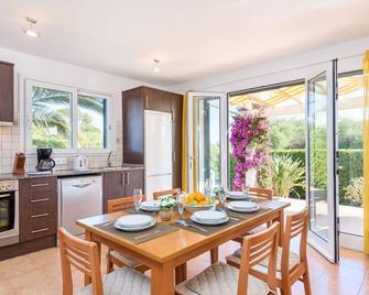 Villa Beatrice by Villa Plus - Binibeca - Dining room