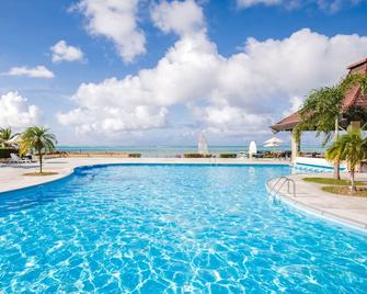 Aqua Resort Club Saipan - Garapan - בריכה