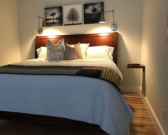 Park And Walk - Mayberry & Main - 'the Main Suite' - New Construction - Mount Airy - Schlafzimmer