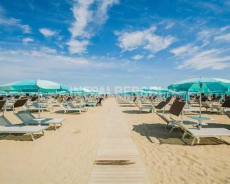 Hotel River - Rimini - Spiaggia