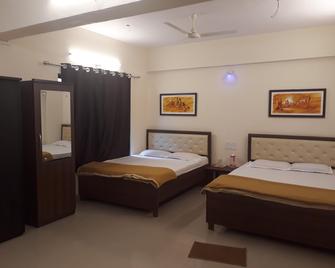 Maharaja Family Guest House - Lonavala - Habitación