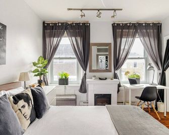 Wind Rose 22 · Shop, Sip & Stroll Downtown + On Parks Pass - Belleville - Bedroom