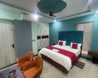 Vmp Villa Home Stay - Agra - Bedroom