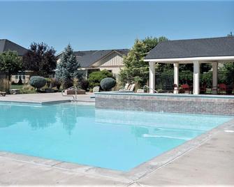 Relax in Style & Comfort! Home Near Pool w/ ALL Amenities Provided. - Meridian - Pool