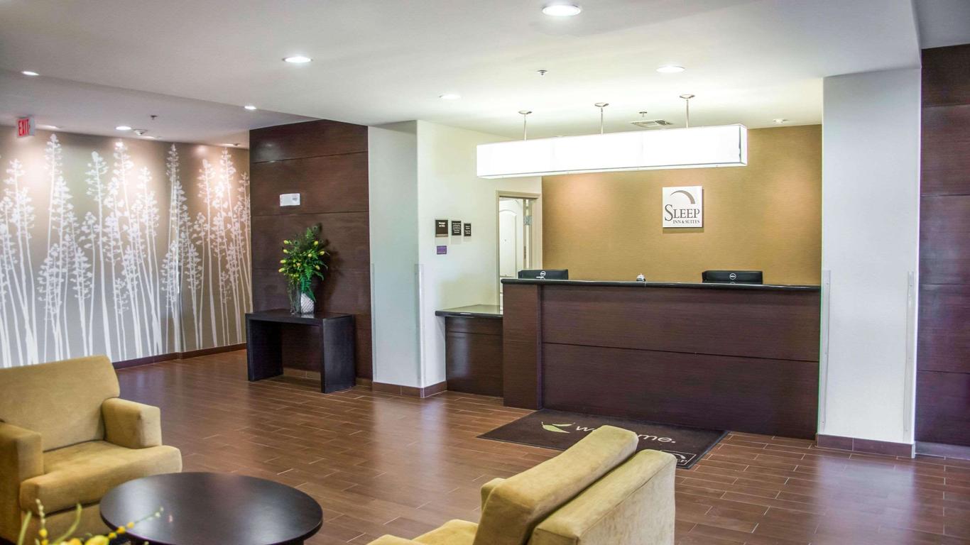 Sleep Inn And Suites Center