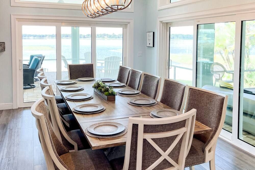 Beautiful home with white sand beach on stunning Crooked Lake - Lake Wales - Essbereich