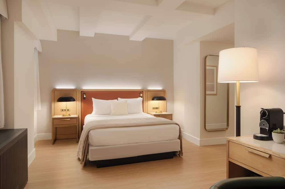 Aura Hotel Times Square thumbnail 2