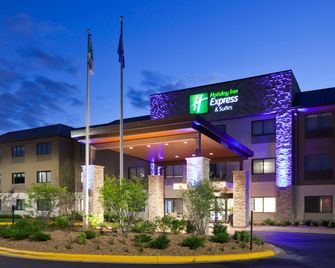 Holiday Inn Express & Suites Minneapolis (Golden Valley) - Minneapolis - Rakennus