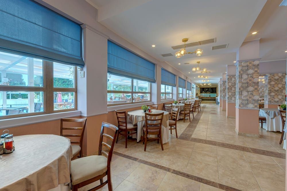 Detelina Hotel - גולדן סאנדס