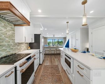 30a Hideaway 2 Bedroom Townhouse by RedAwning - Rosemary Beach - Cocina