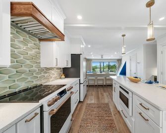 30a Hideaway 2 Bedroom Townhouse by RedAwning - Rosemary Beach - Cocina