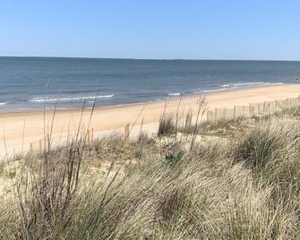 Beach Side Studio #4 apts - Norfolk - Strand