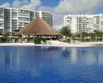 Punta me Luxury Apartment beach front & ocean view - Cancún - Pool