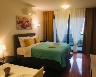 Nova Galerija Studio App Bella,Lara,Katy - parking in garage - Zagreb - Makuuhuone