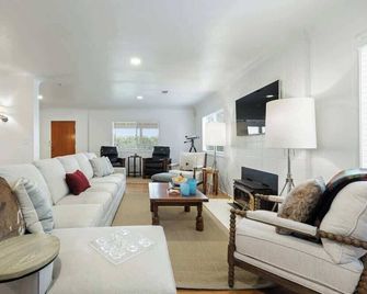 Orange Blossom Cottage Near Sequoias w/EV Charger - Exeter - Sala de estar