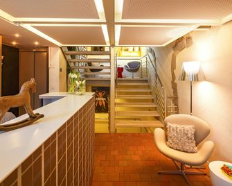 Hotel Rössli - Zurich - Front desk
