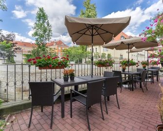 Pytloun Kampa Garden Hotel Prague - Praha - Serambi