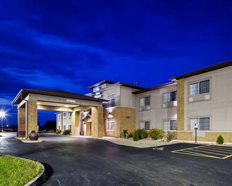 Best Western Plover-Stevens Point Hotel & Conference Center - Plover - Building