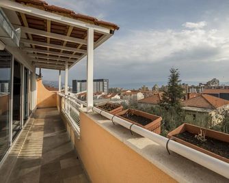 Luxury spacious apt near Znjan beach w sea view - Split - Balcony