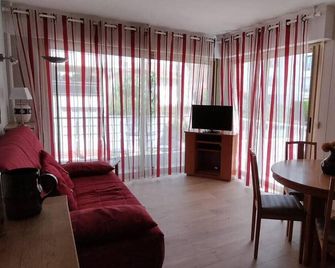 T3 spacious 60 m near the beach of Cannes - Cannes - Olohuone