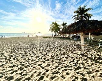 Casa Romantica De Playa - Ixtapa - Playa