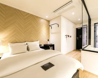 Youngcheon Nineteenth - Yeongcheon - Bedroom