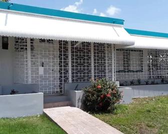 Casa Del Sol-Unit B- Great Location - Bayamón