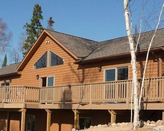 Facowie Lodge - (Grand Lodge), Premiere Lodging near Crane Lake, MN - Orr - Edificio